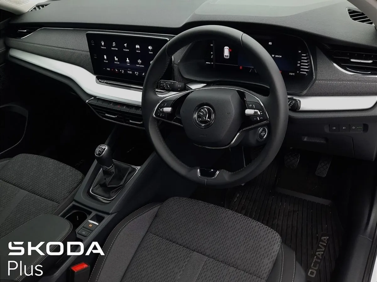 Skoda Octavia  estate  Style Model 2.0tdi 115HP - Image 4