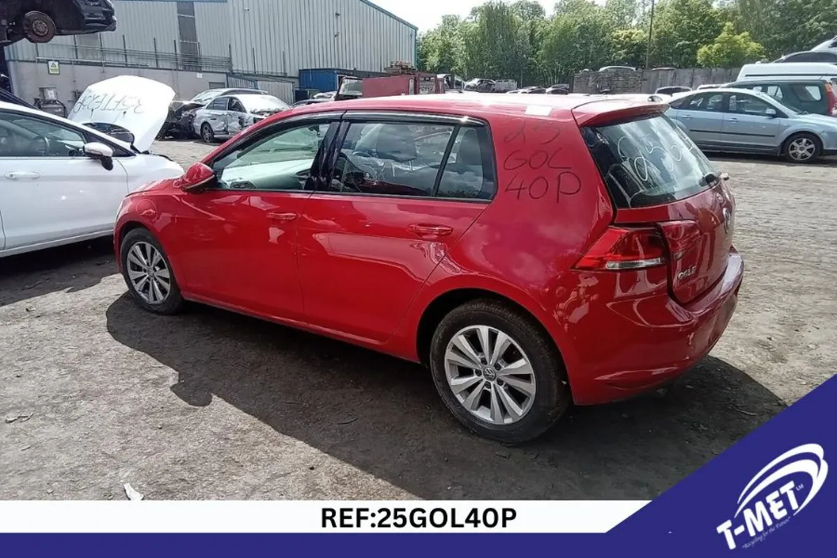 2014 VOLKSWAGEN GOLF BREAKING FOR PARTS - Image 3