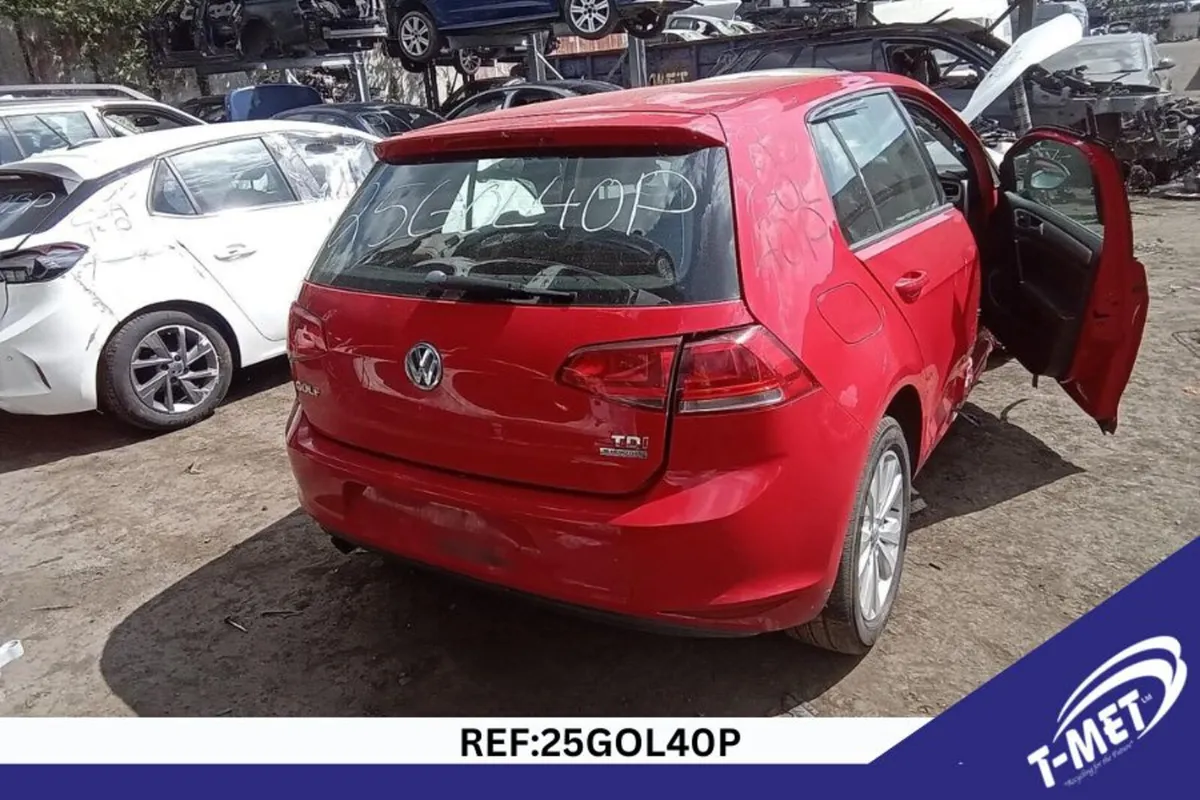 2014 VOLKSWAGEN GOLF BREAKING FOR PARTS - Image 4