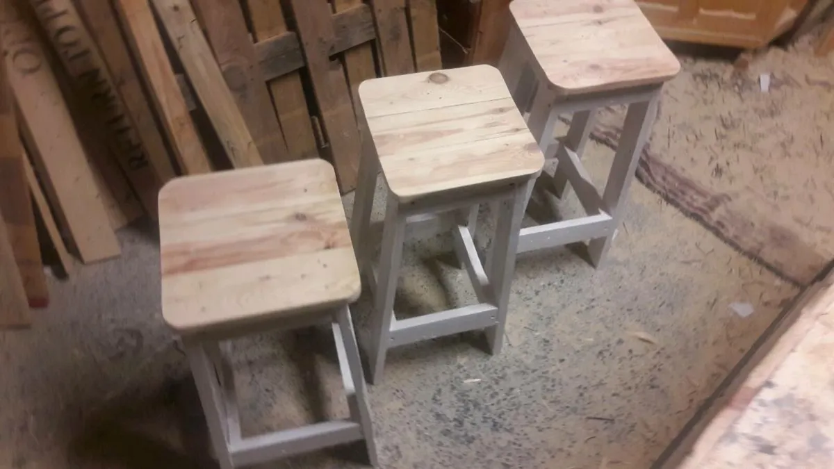 Handmade rustic stools - Image 3