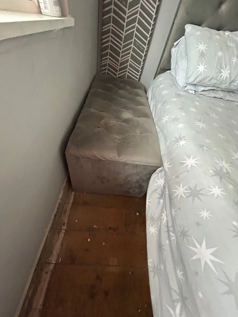 Double bed frame & matching shoe box - Image 1