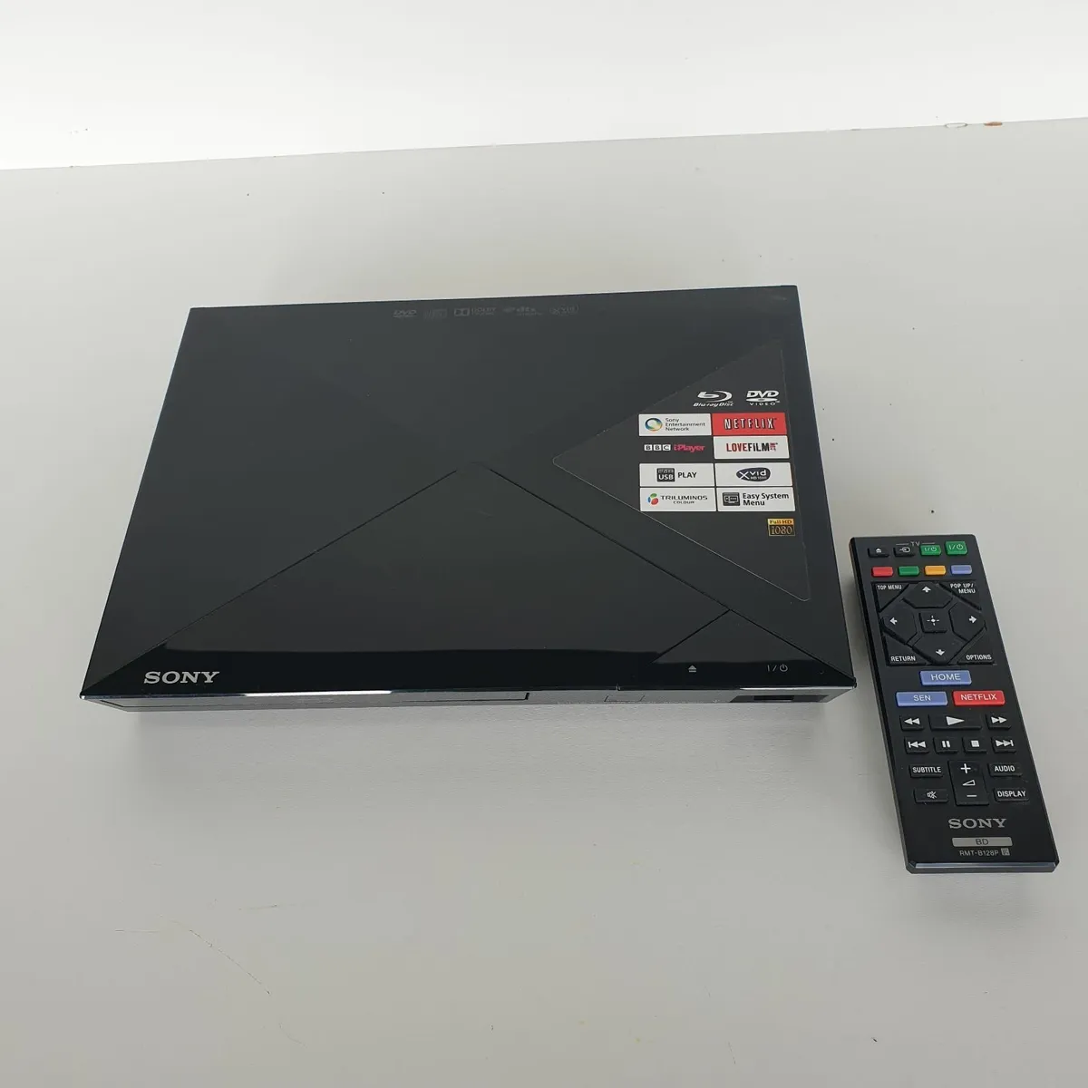 Sony blu-ray dvd player with remote working - Image 1