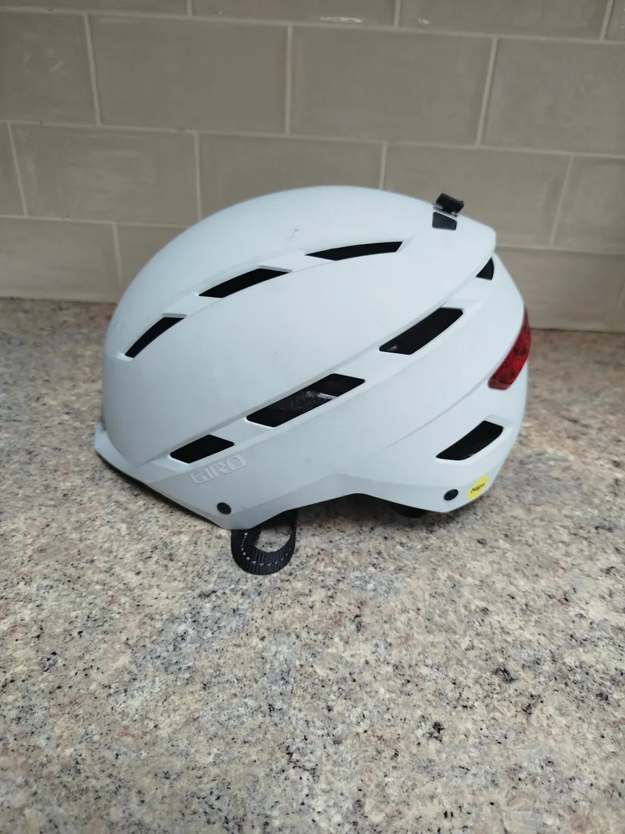 MIPS Adult Bike helmet - front and rear lights - Image 1