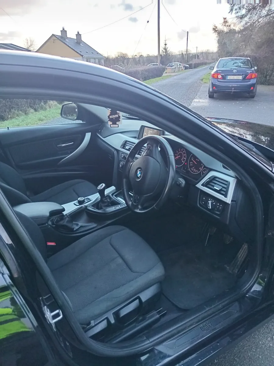 BMW 3-Series 2012 - Image 3