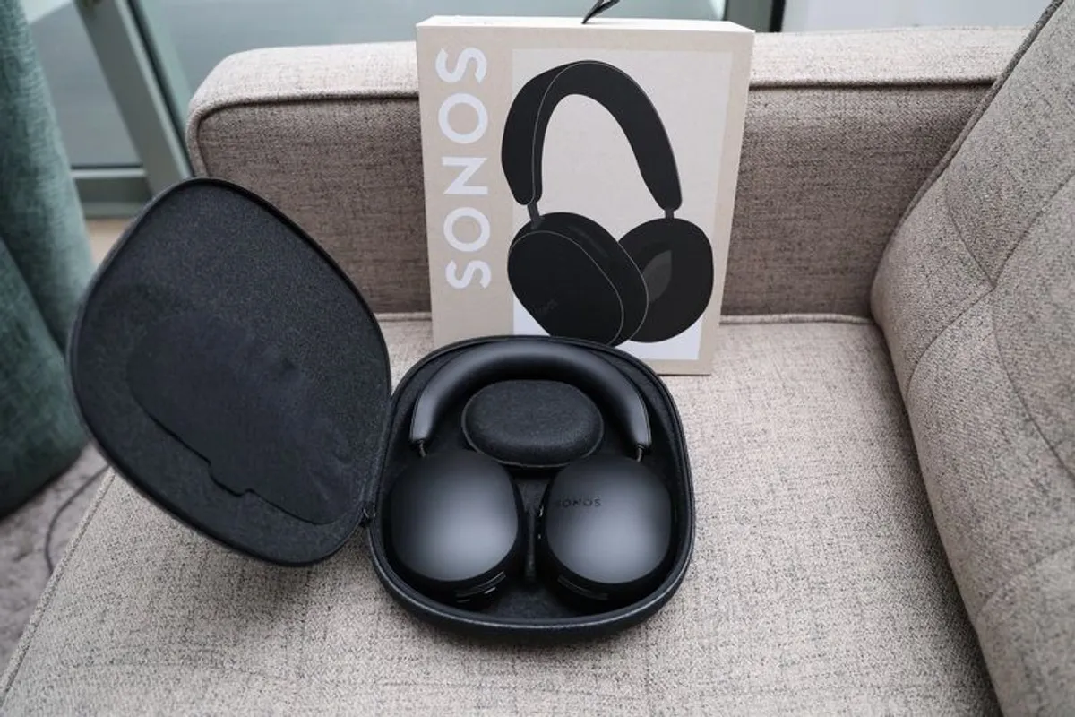 Sonos Ace Noice Canceling headphones (with extra pair of original ear cups) - Image 1