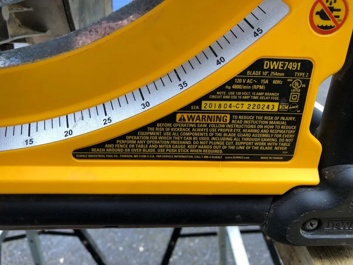Dewalt Dwe7491 Bench Saw - Image 2