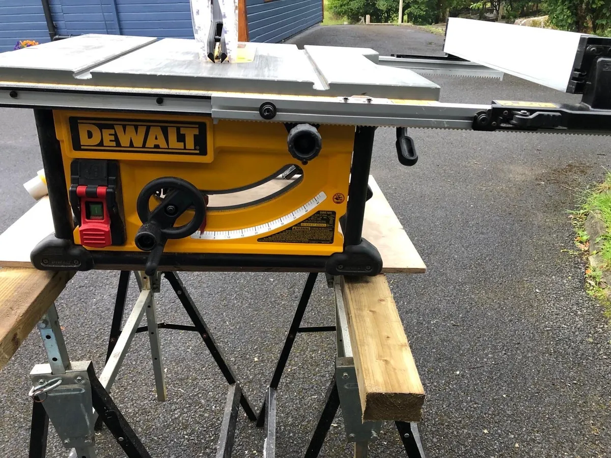 Dewalt Dwe7491 Bench Saw - Image 4