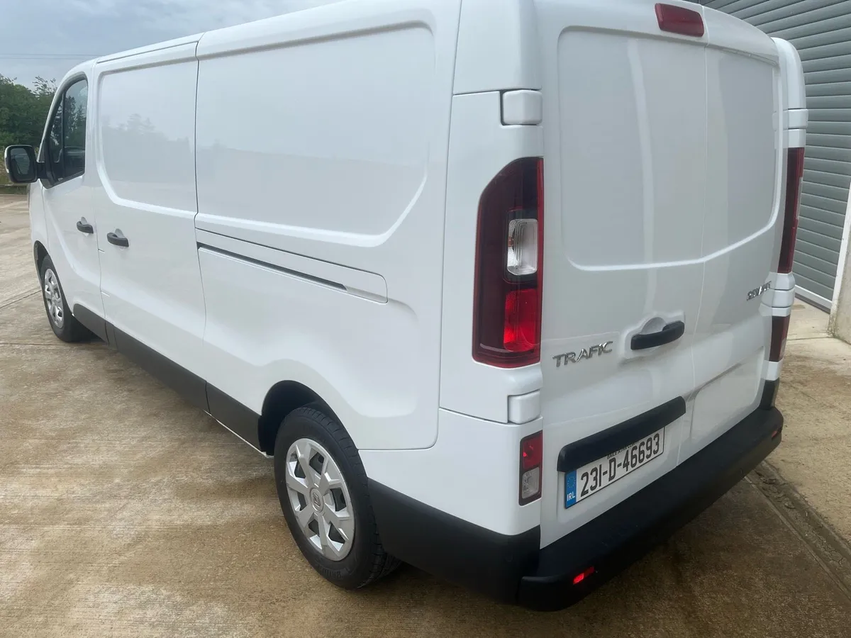 (231) Renault Trafic Ll30 Business Plus 2023 - Image 4