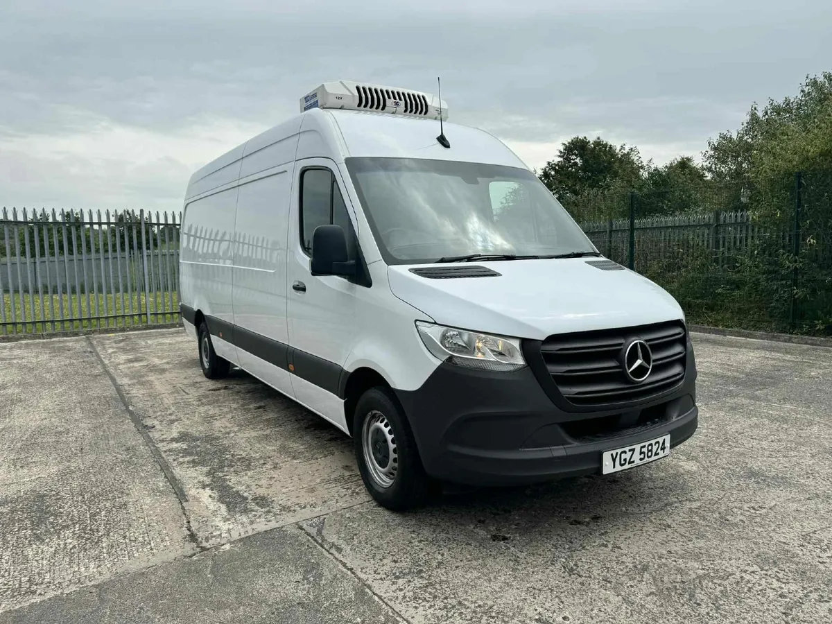 Mercedes-Benz Sprinter 2023 - Image 1