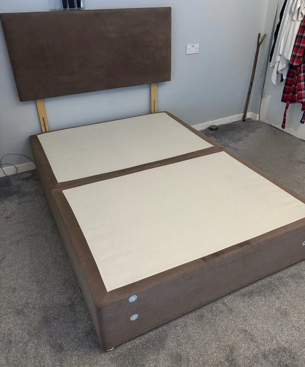 Double bed, immaculate condition - Image 1