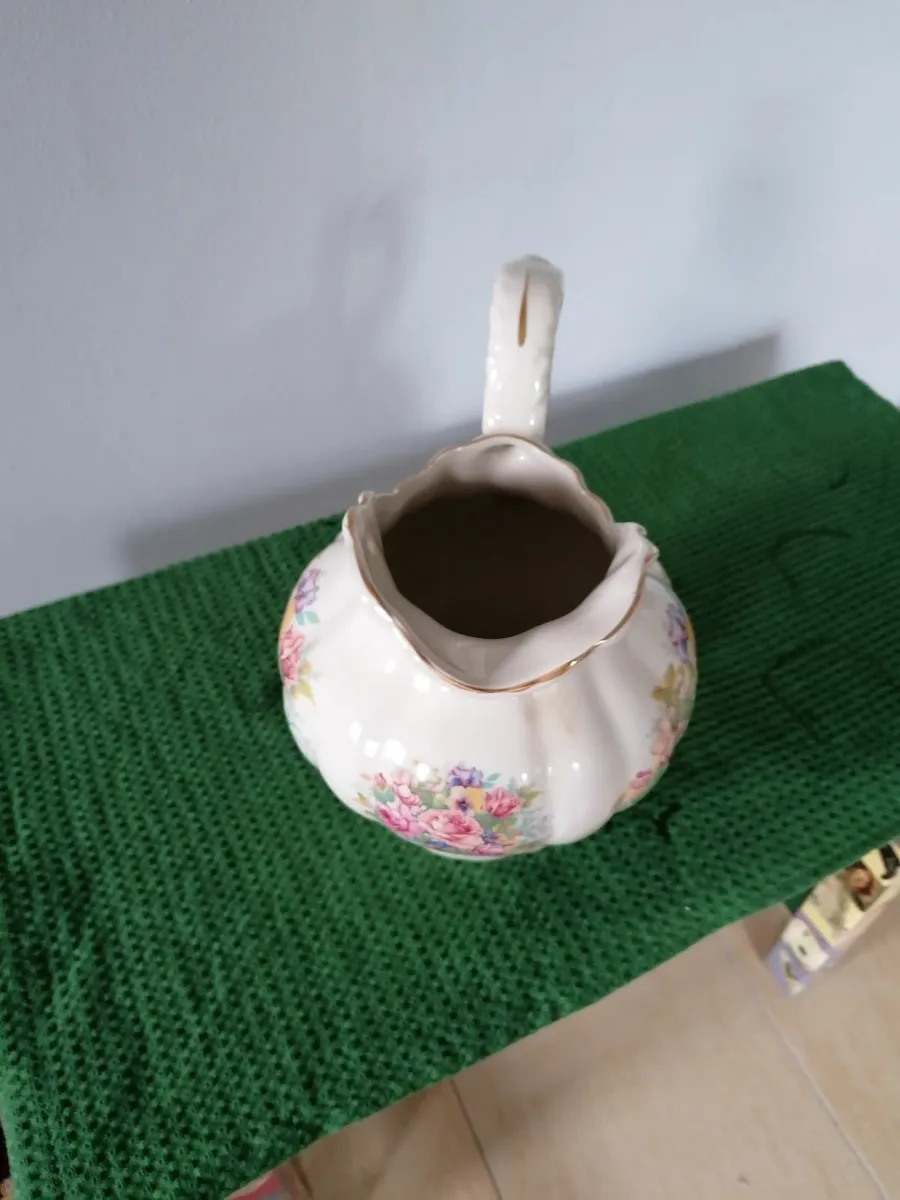 Porcelain Jug - Image 3