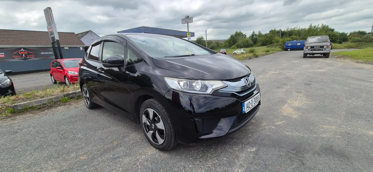 Honda Fit 2014 AUTOMATIC HYBRID - Image 2