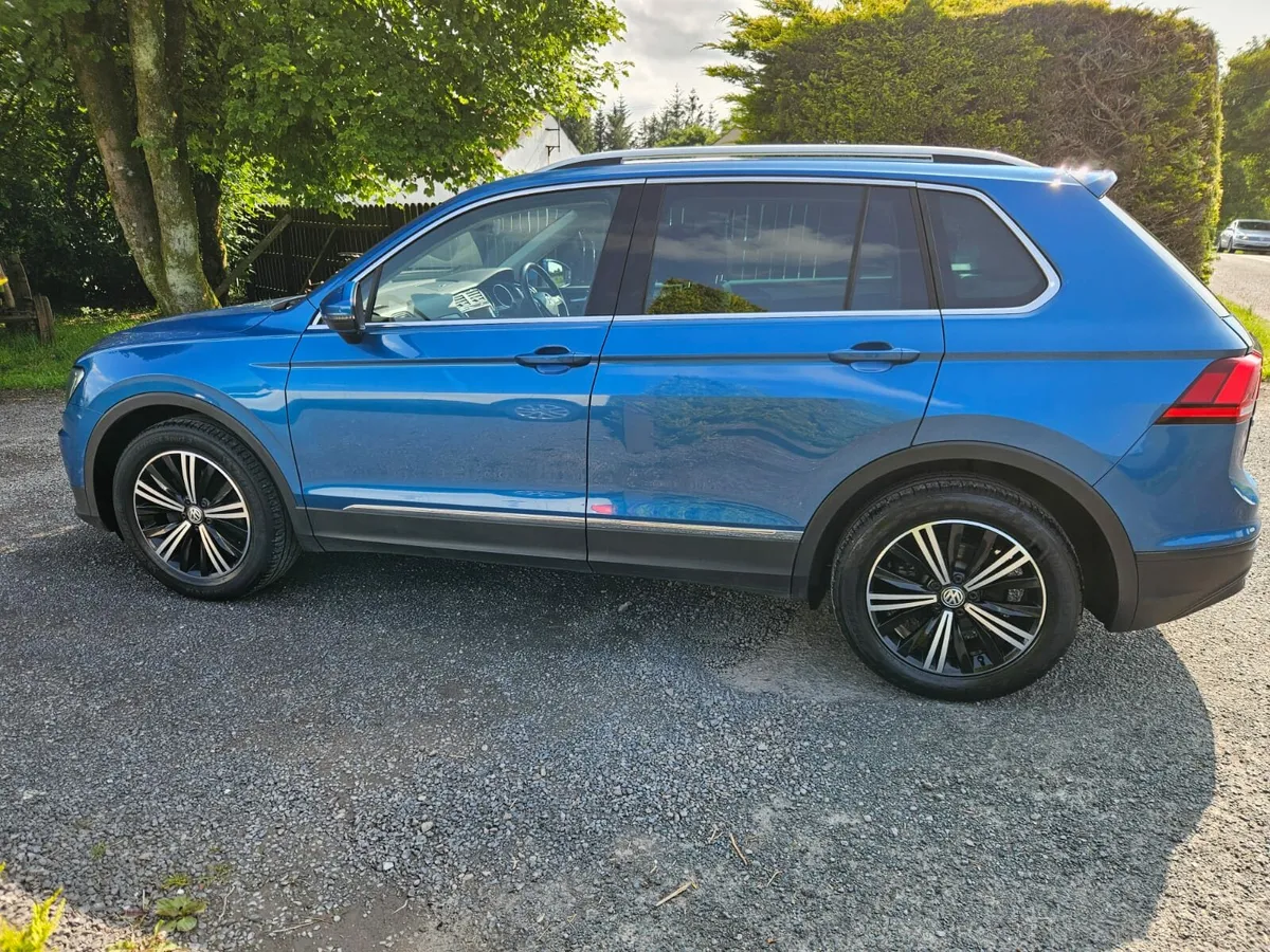 2019 VW Tiguan SE Nav - Image 2