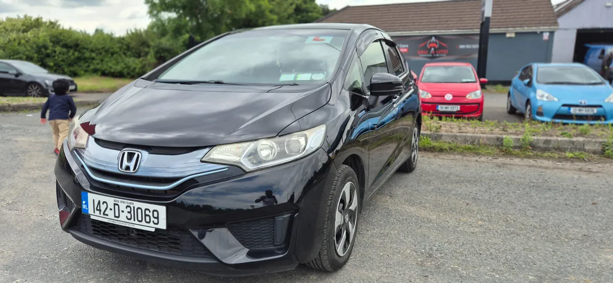 Honda Fit 2014 AUTOMATIC HYBRID - Image 3