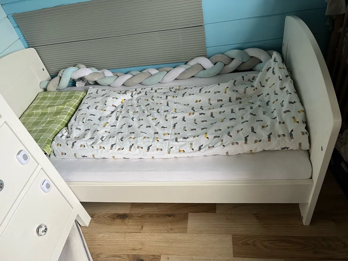 Cot bed - Image 2