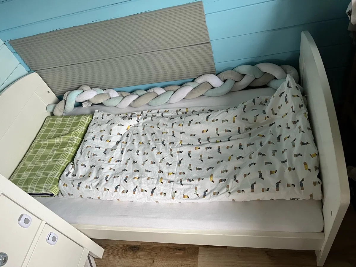 Cot bed - Image 4