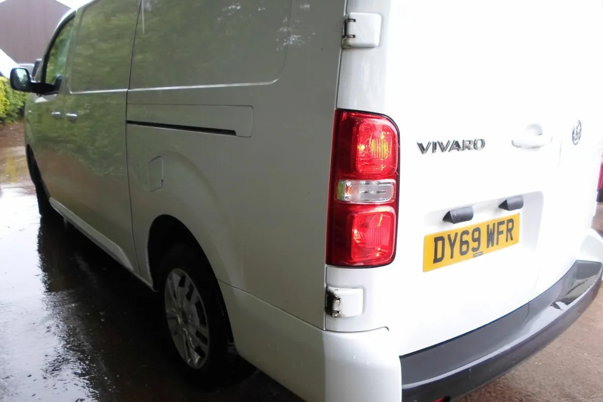 Vauxhall Vivaro - Image 3