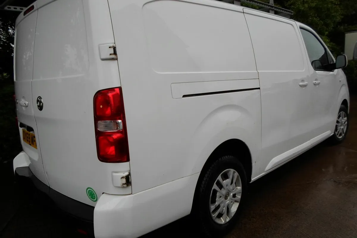 Vauxhall Vivaro - Image 4