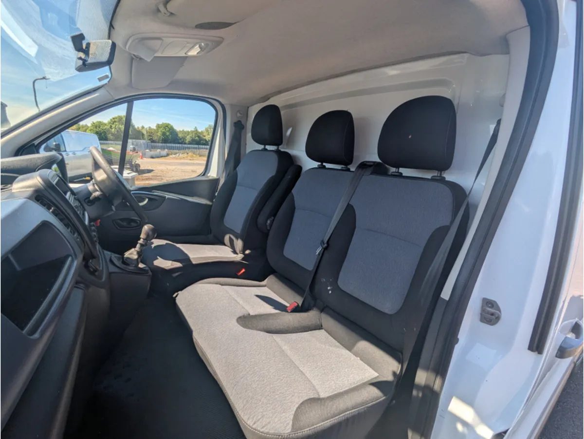 Vauxhall Vivaro 2016 - Image 4
