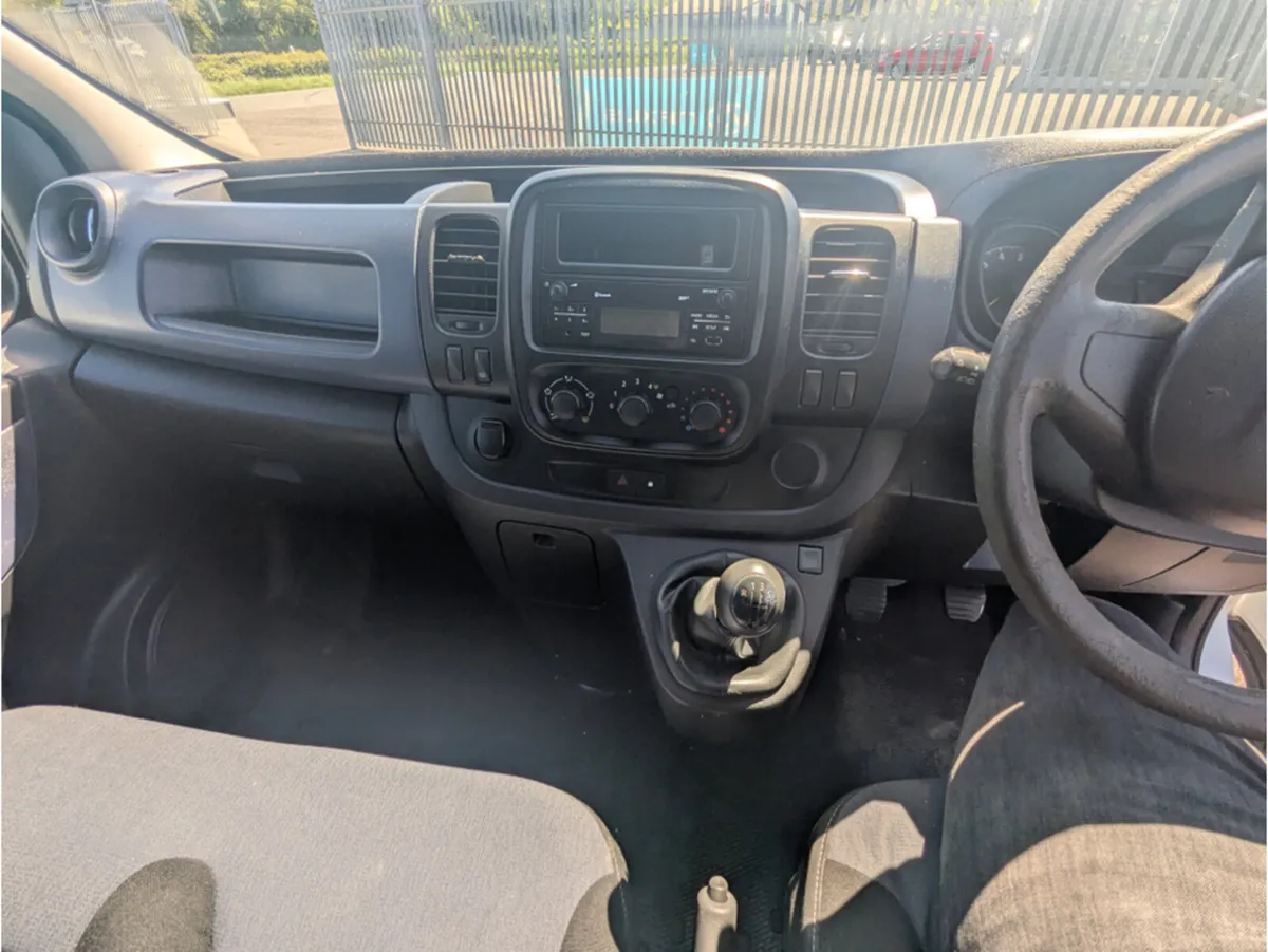 Vauxhall Vivaro 2016 - Image 2