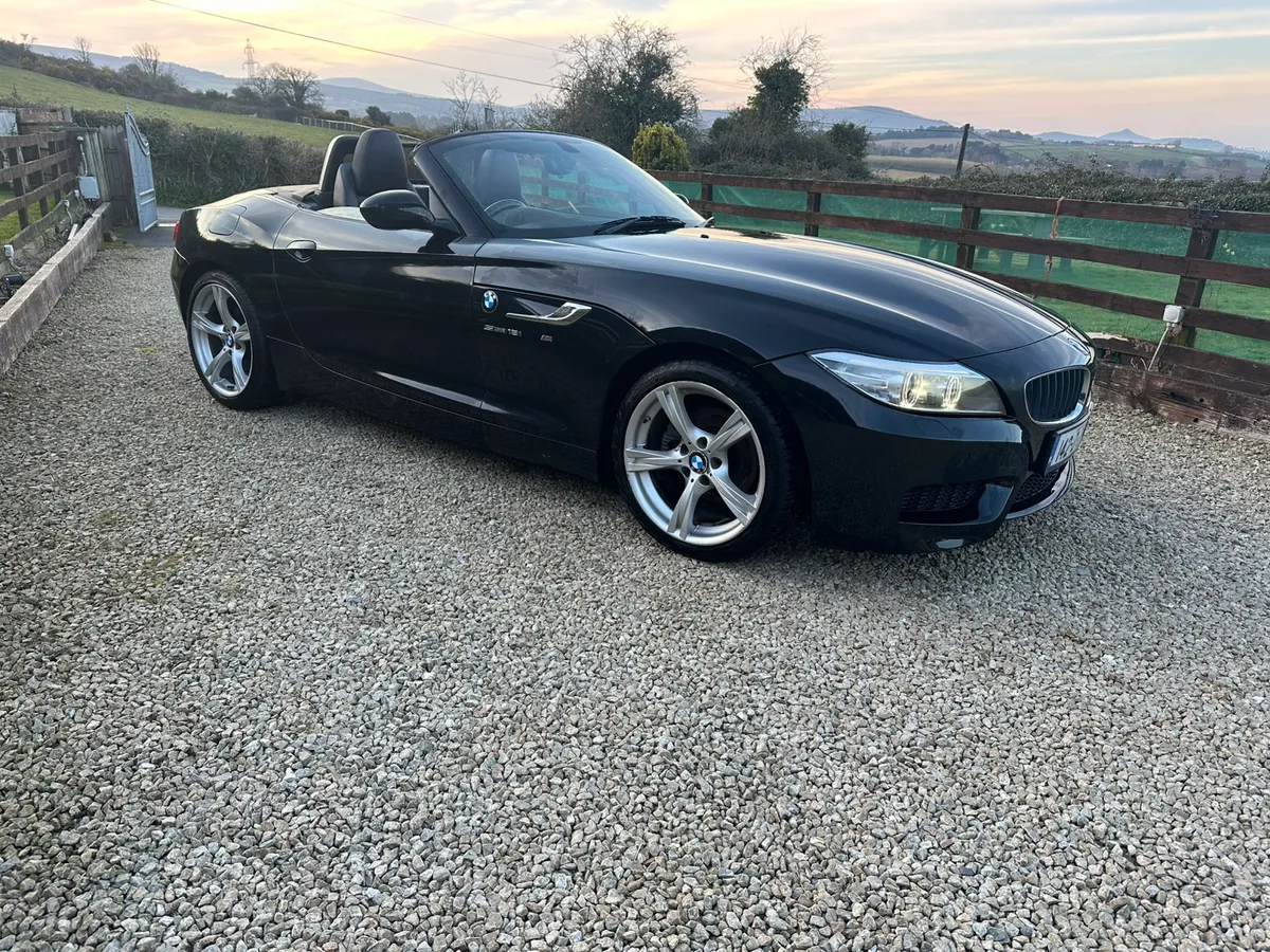 BMW Z4 Cabrio/ Coupe Lovely Car - Image 1
