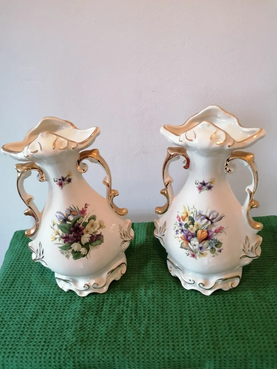 Vintage porcelain vases - Image 3