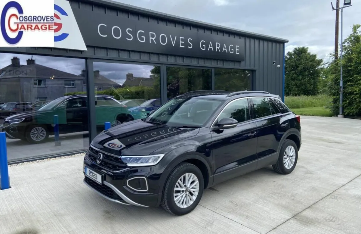 Volkswagen T-Roc 2023 - Image 2