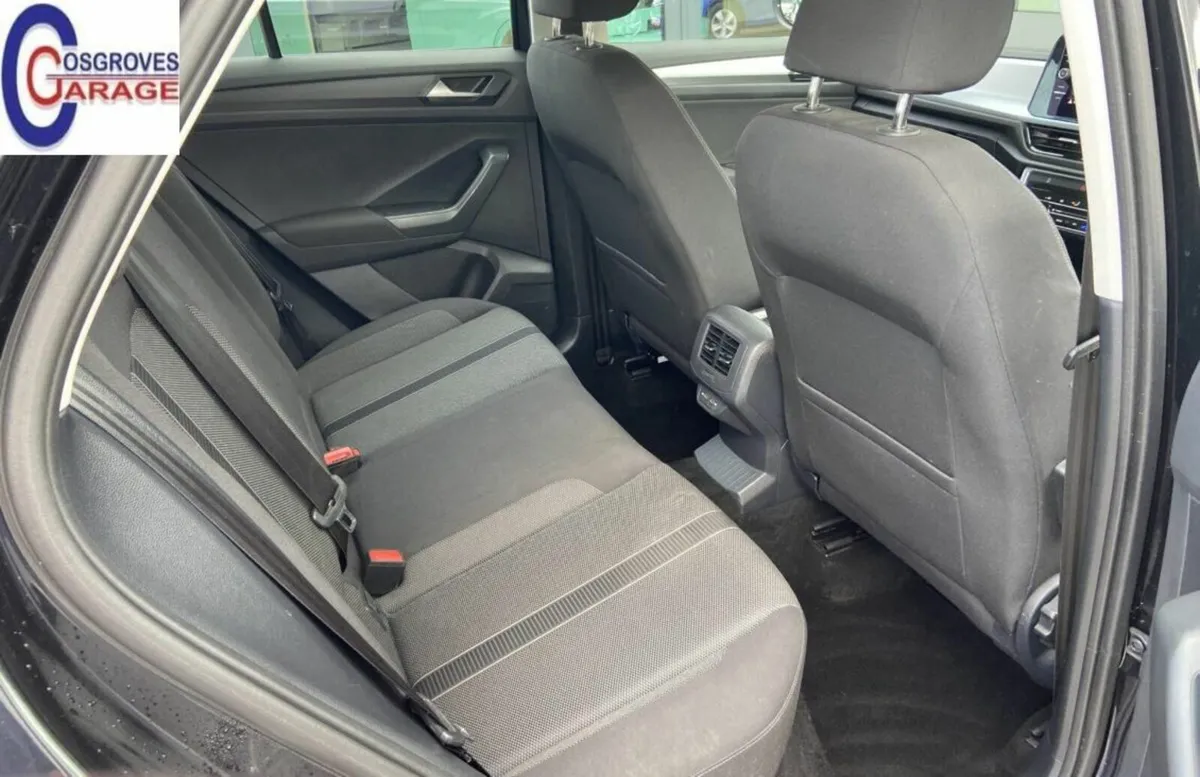 Volkswagen T-Roc 2023 - Image 4