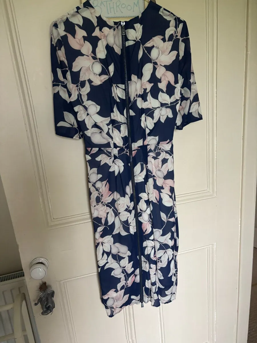 Ladies dresses - Image 2