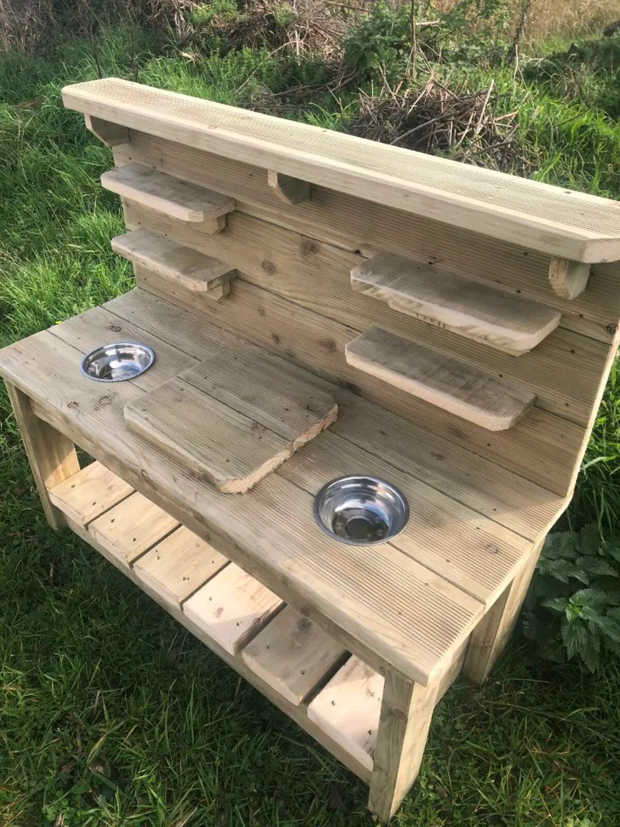Handmade mud kitchen - Image 1