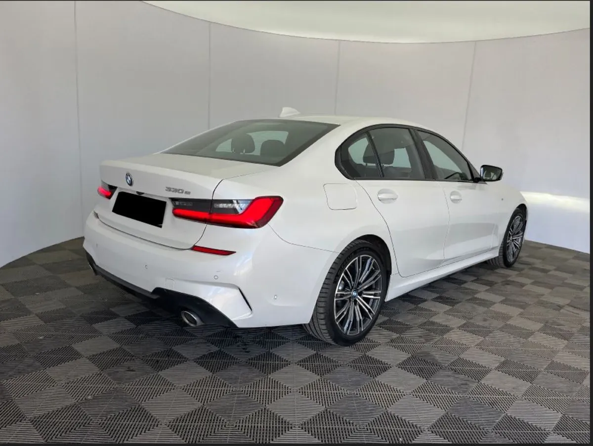 BMW 3 SERIES 330e M SPORT AUTO HYBRID 292BHP - Image 3