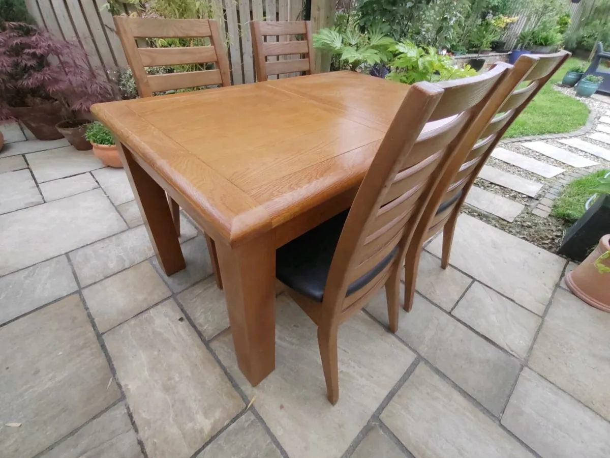 Kitchen dining table - Image 1