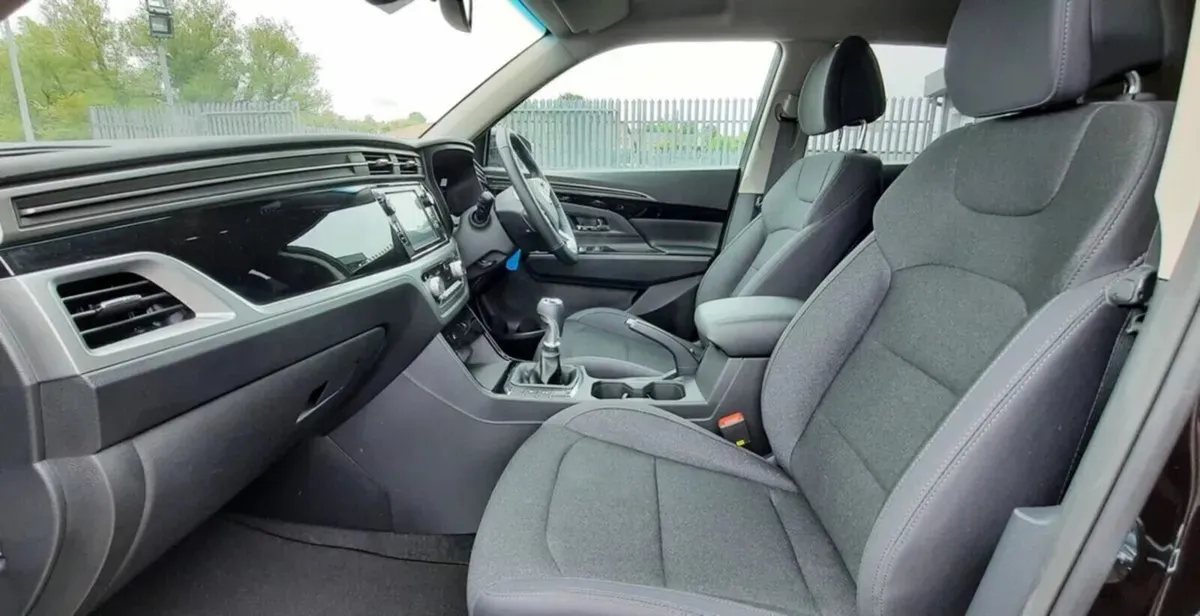 KGM (SsangYong) Korando EL 1.6 Diesel Manual - Image 4