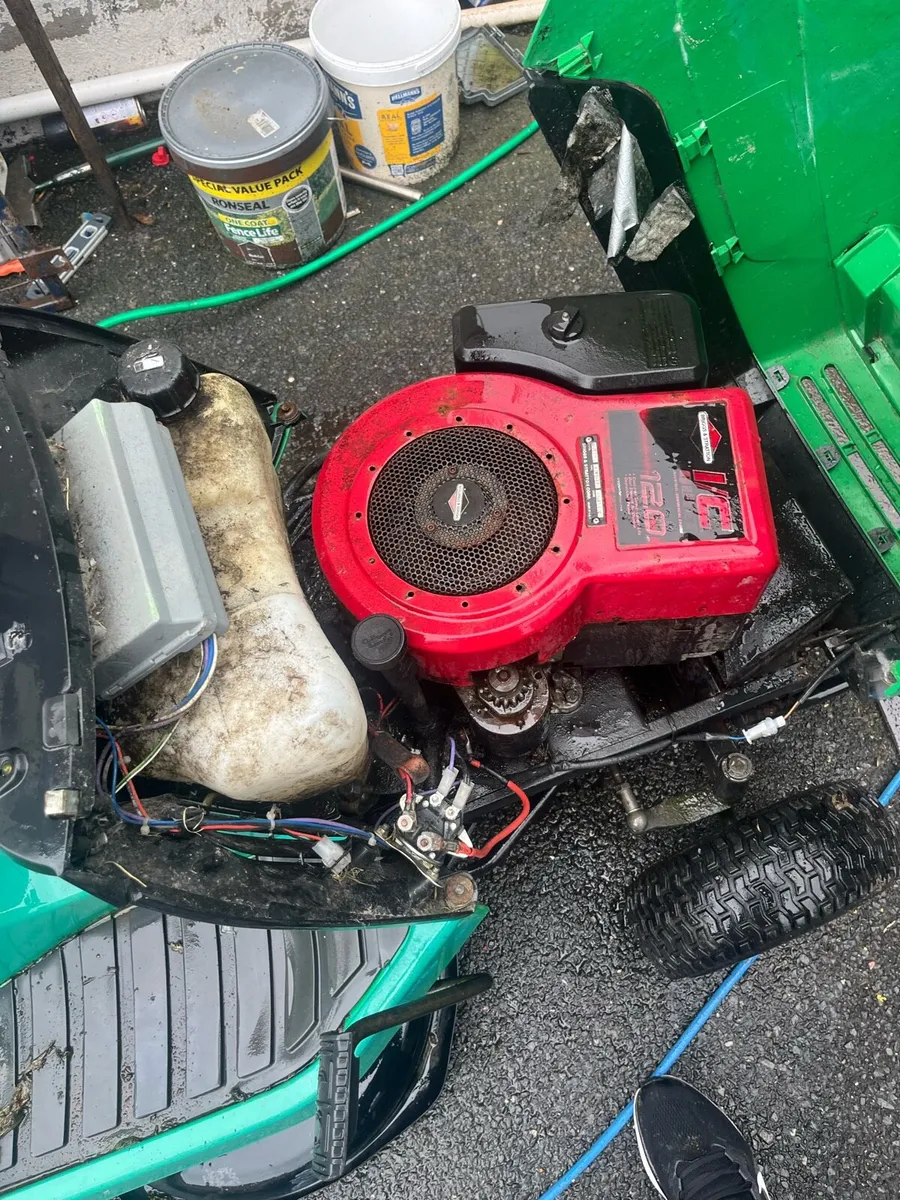 Ride on lawnmower - Image 4