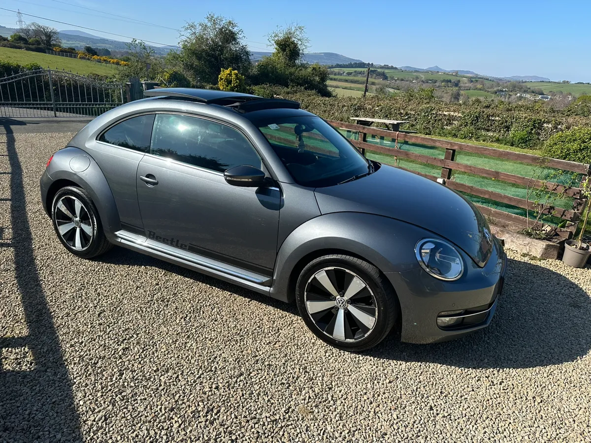 VW Beetle 2.0 D Excellent Condition 2016 - Image 2