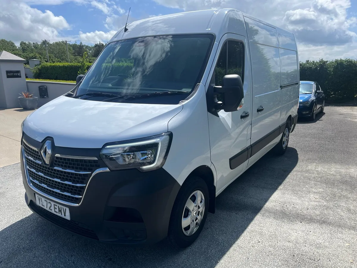 (231) Renault Master MM35 Business Plus 2023 - Image 3