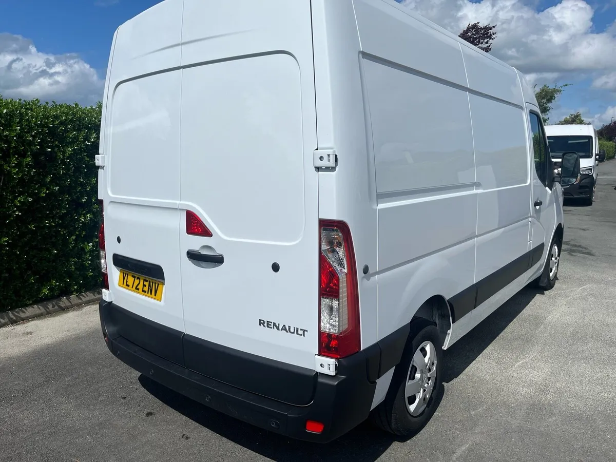 (231) Renault Master MM35 Business Plus 2023 - Image 4