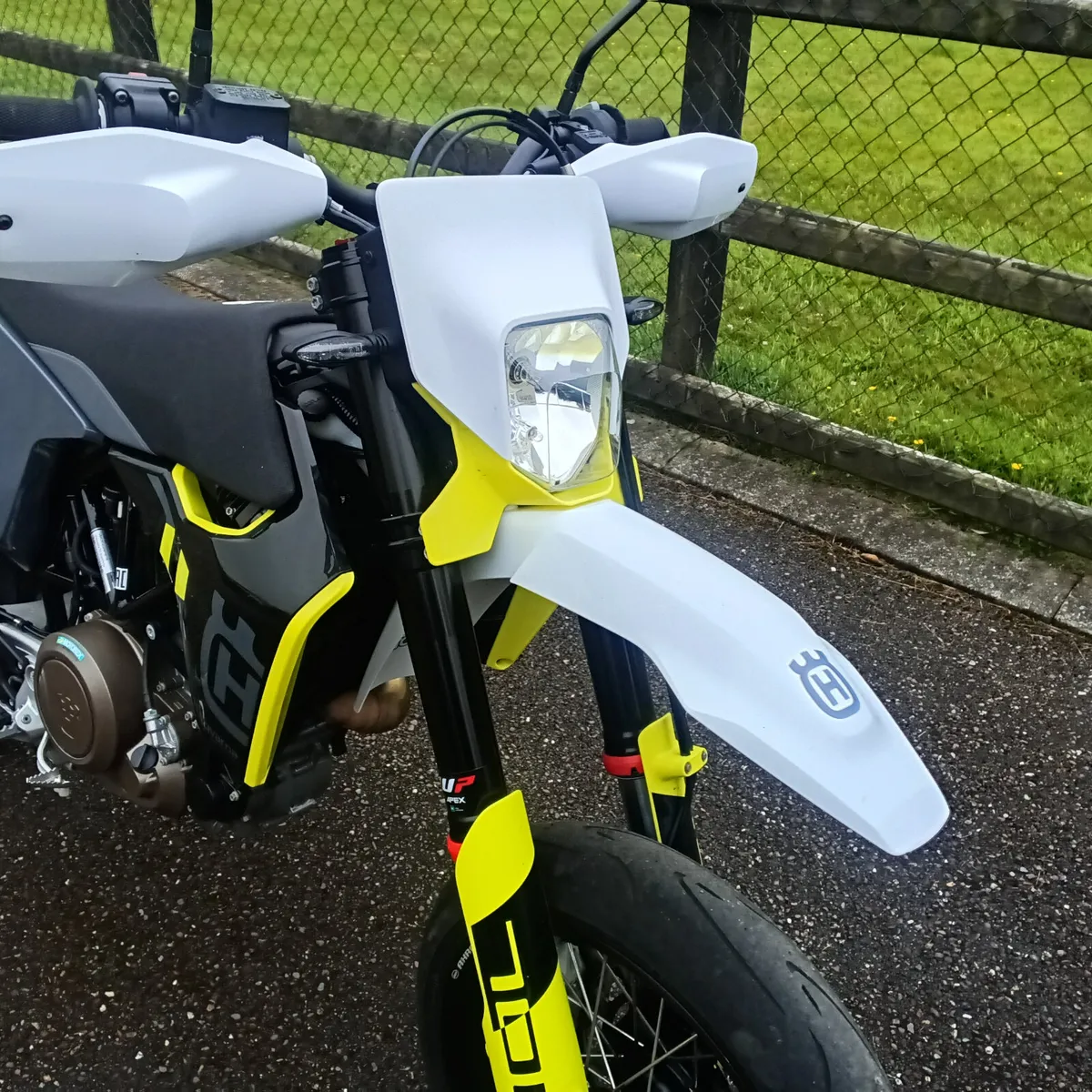 2023 HUSQVARNA 701 Supermoto - Image 3