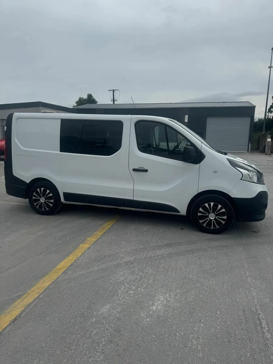 Renault Traffic Crew Cab 2017 - Image 2