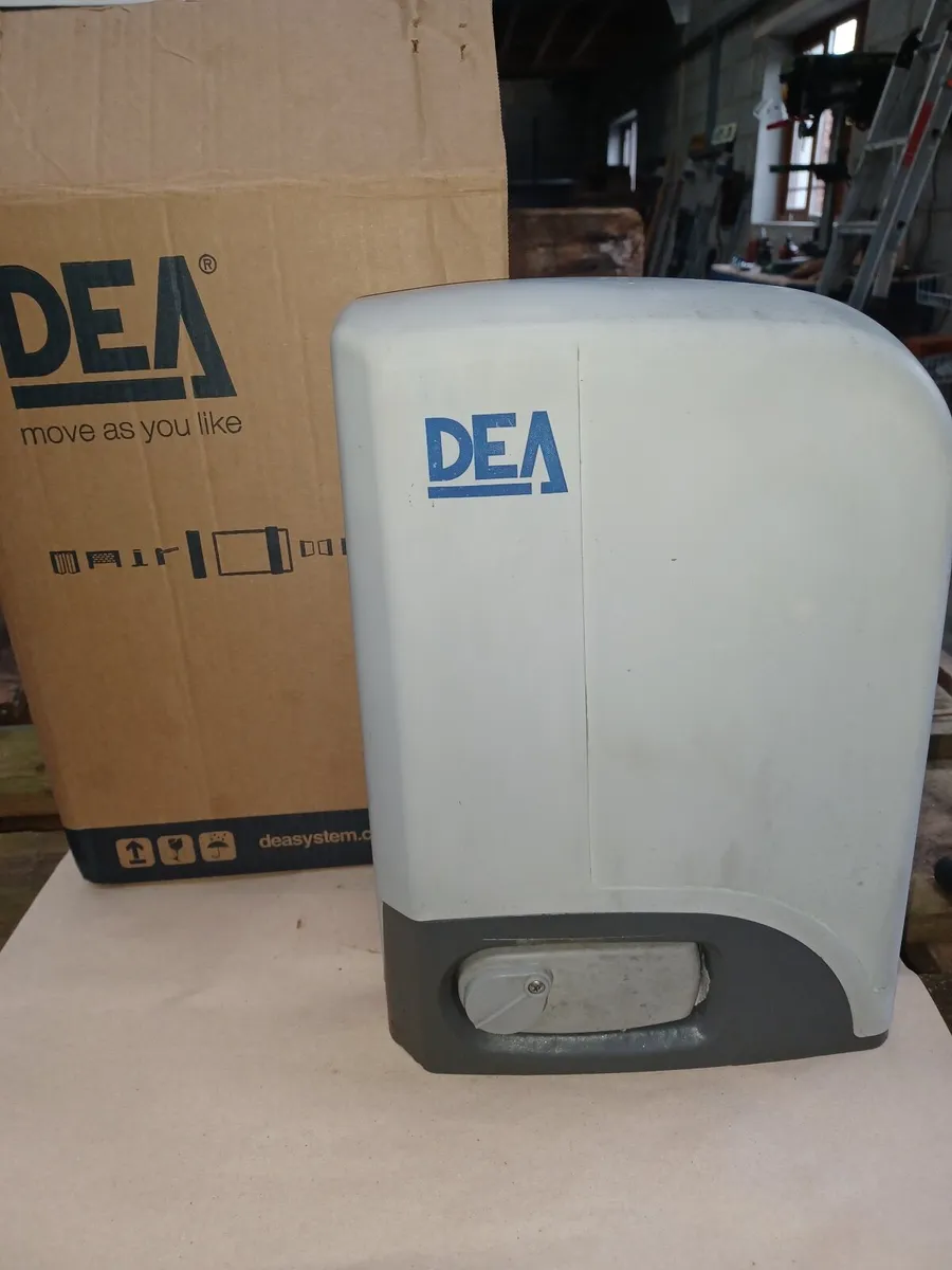 DEA Sliding Gate System 220v - Image 1