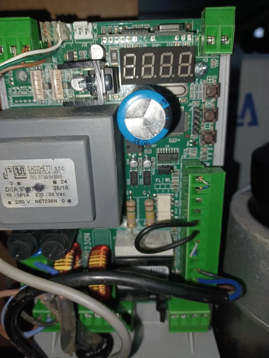 DEA Sliding Gate System 220v - Image 3