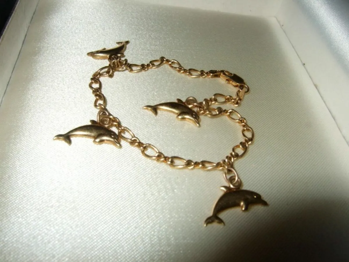Vintage Hallmarked 9ct Gold Charm Bracelet - Image 3