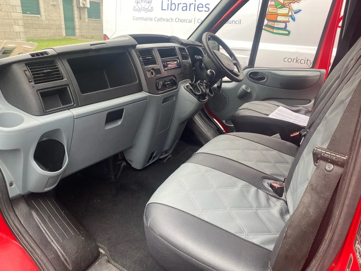 Ford Transit - Image 4