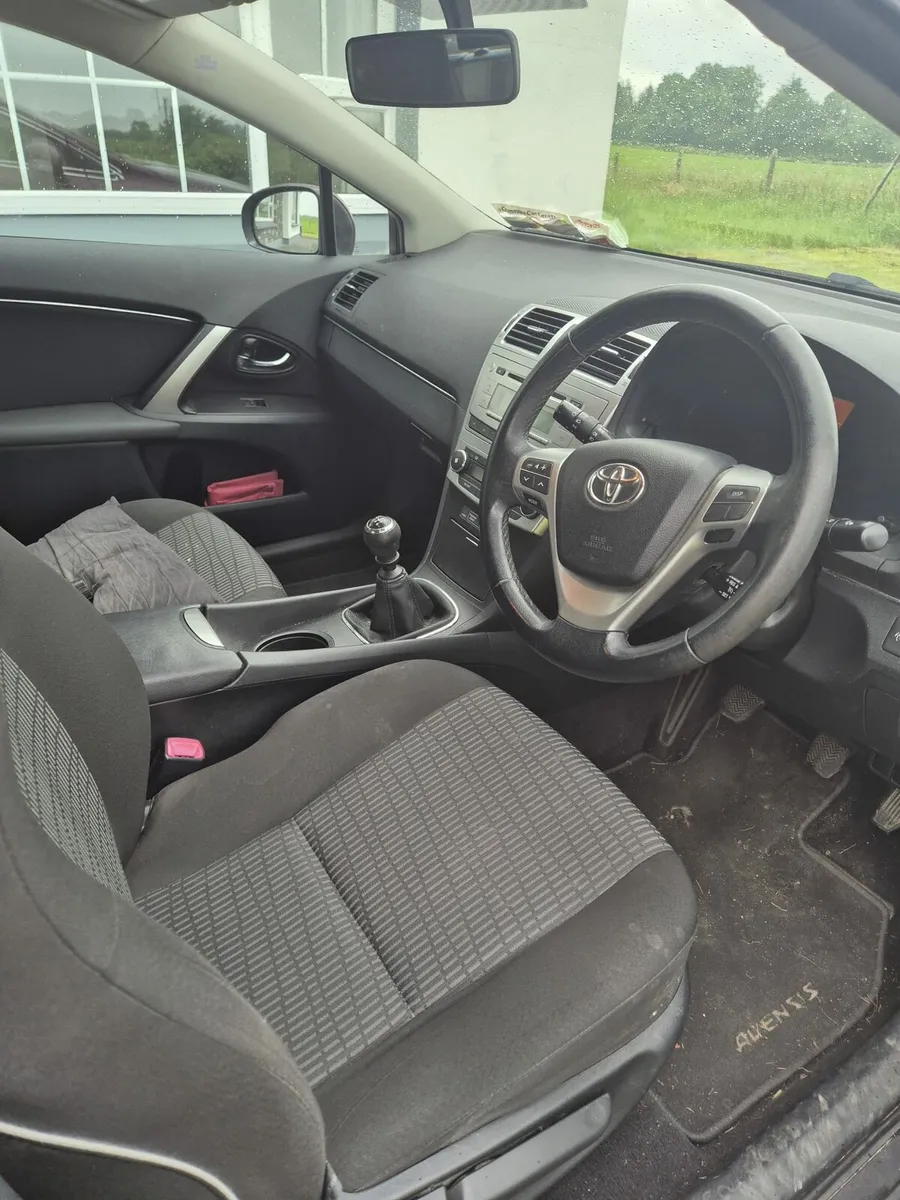 2012 Toyota Avensis Saloon 2L Diesel Aura - Image 2