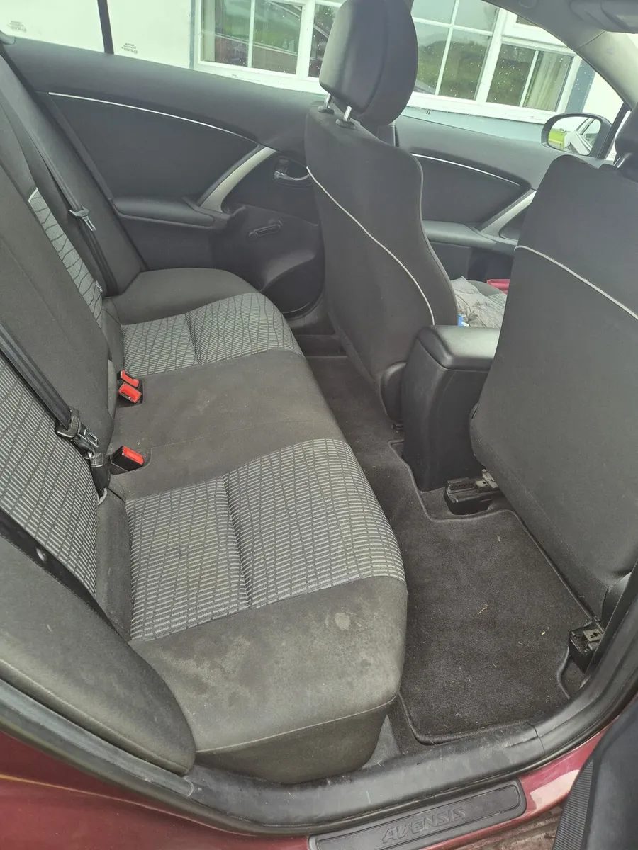2012 Toyota Avensis Saloon 2L Diesel Aura - Image 4