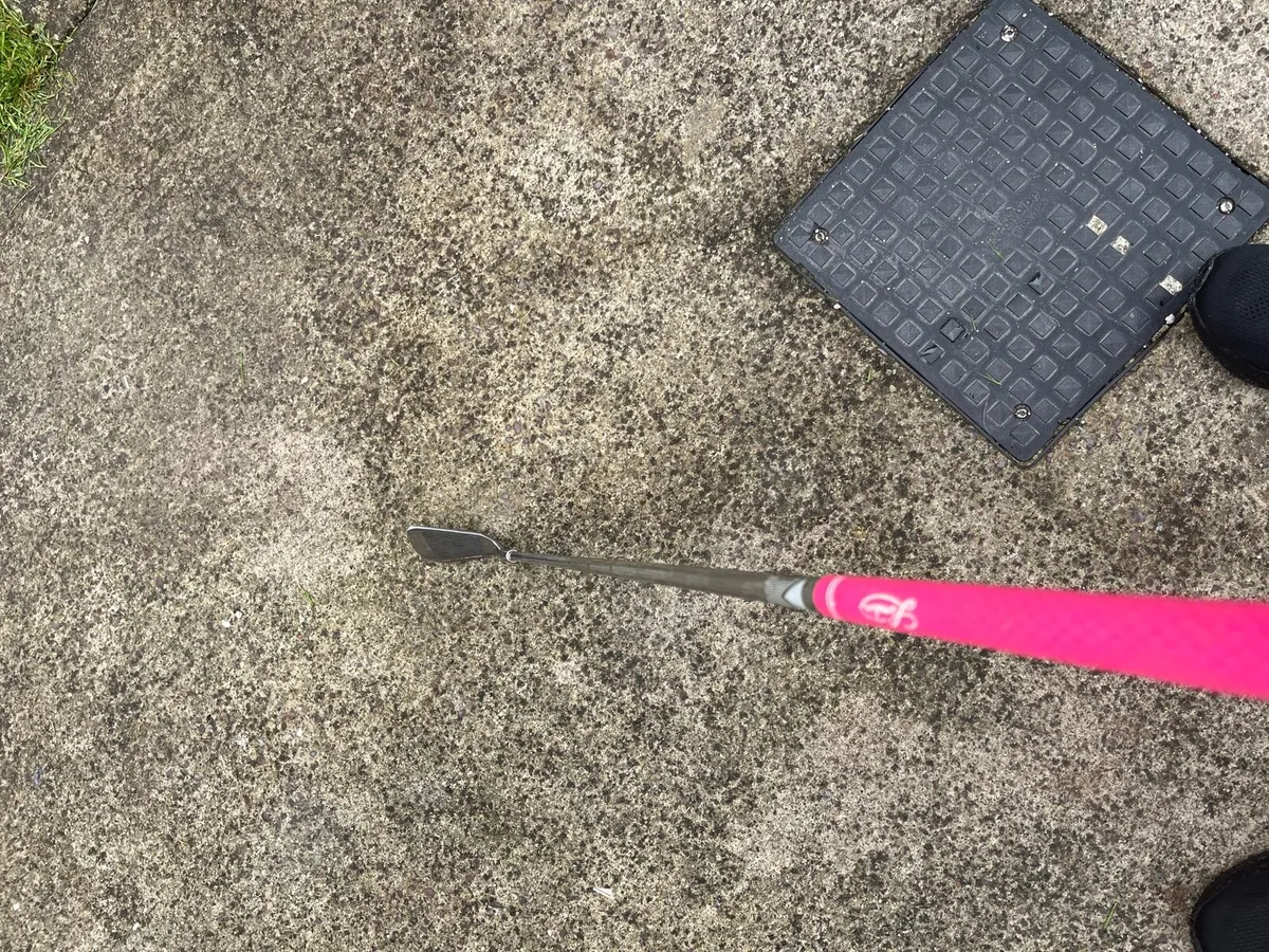 Women’s 8 iron - Image 2
