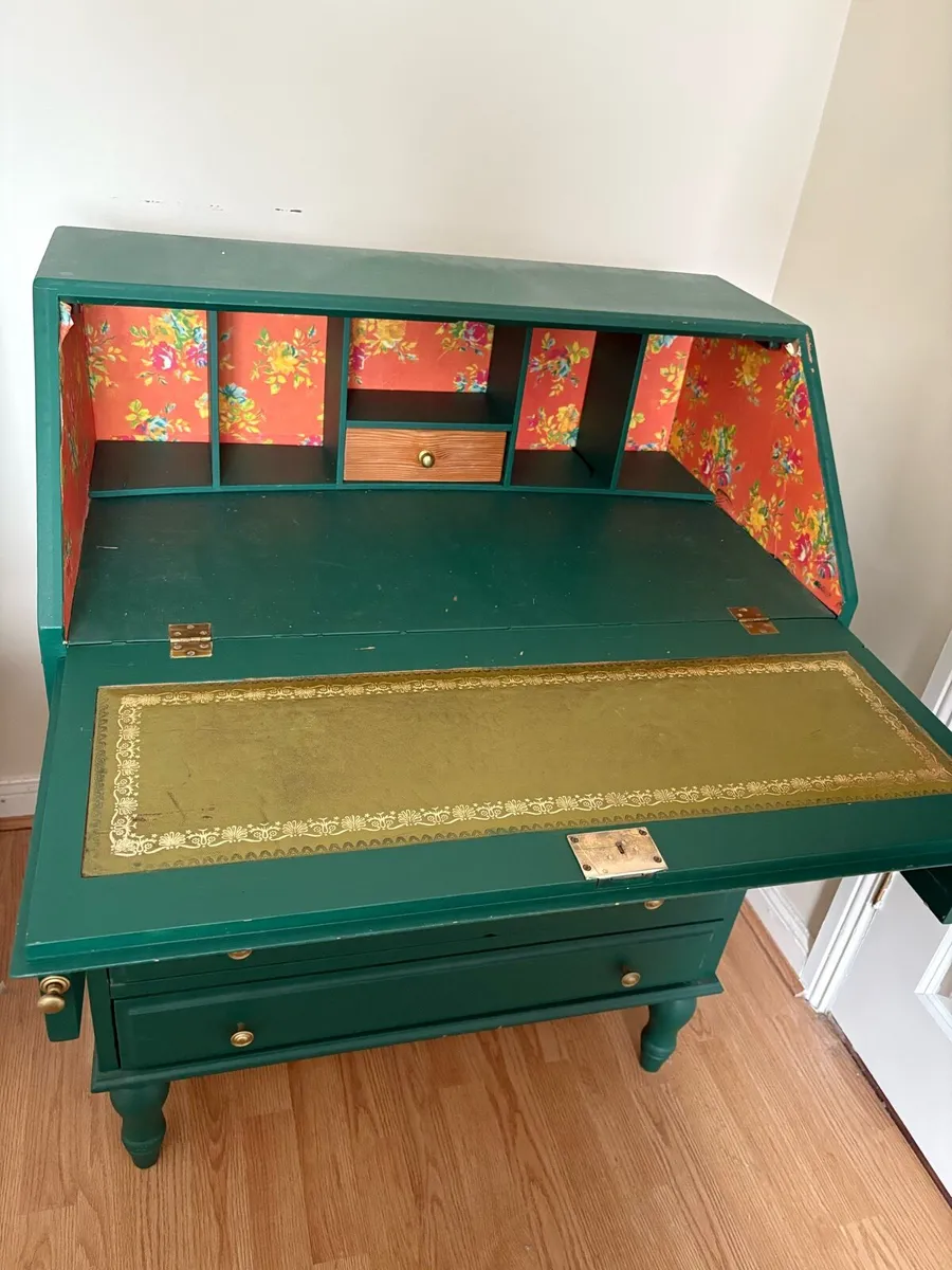 Desk - Image 3