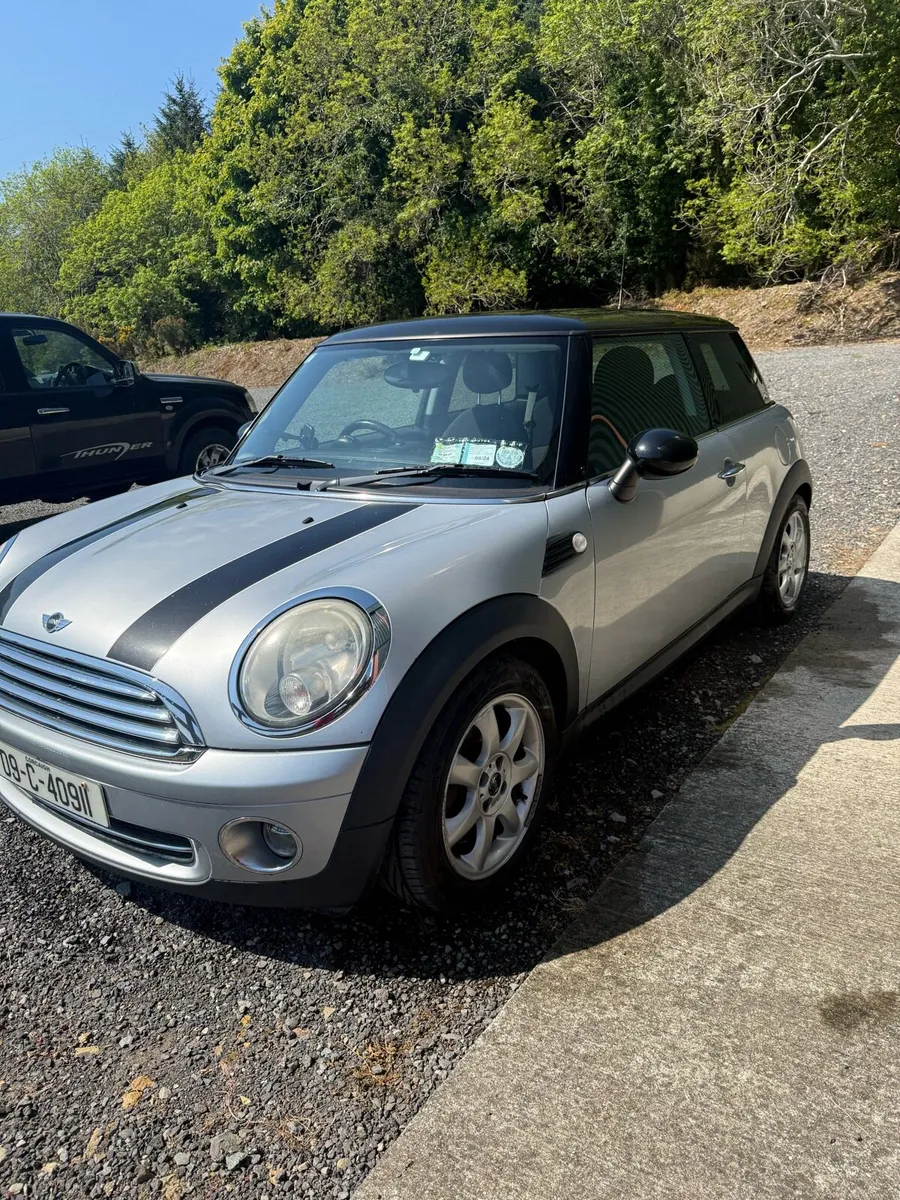 Mini Cooper 2009 1.6L - Image 1