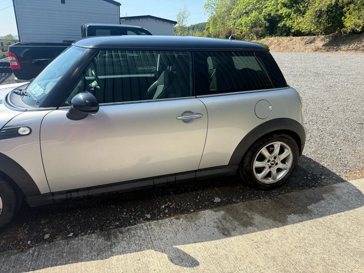 Mini Cooper 2009 1.6L - Image 3