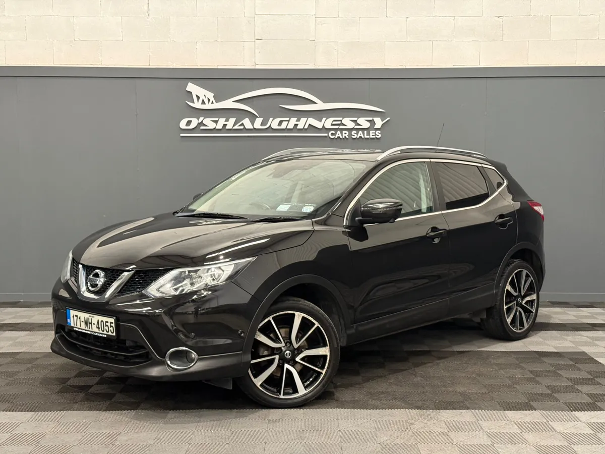 Nissan Qashqai 2017 PAN ROOF LOW MILEAGE €14950 - Image 2